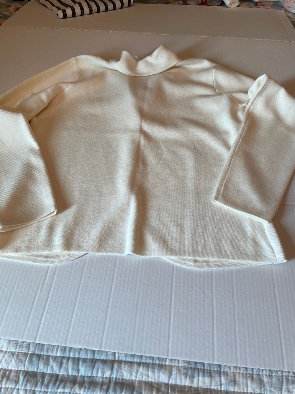 Cyrus Devotion White Women’s Cardigan Sweater - Picture 8 of 12